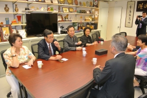 廣州市人大常委張嘉極副主任及華僑工委楊保林副主任等5位同仁於2013年7月23日拜訪本會。